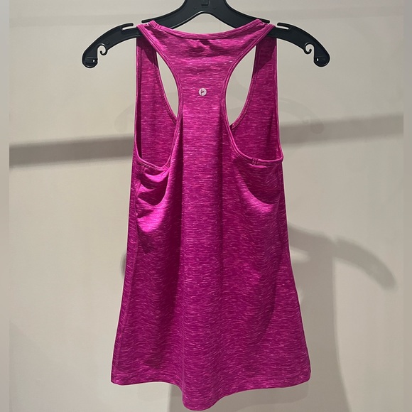 Racerback tank top size medium - Picture 4 of 6
